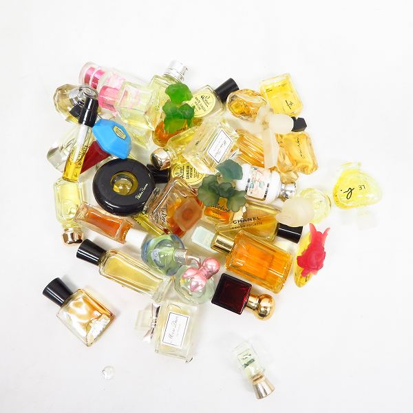 実際に弊社で買取させて頂いた【おまとめ30点↑】CHANEL/シャネル MARC JACOBS/マークジェイコブス BVLGARI/ブルガリ 他 香水/フレグランス/ミニ香水の画像 6枚目