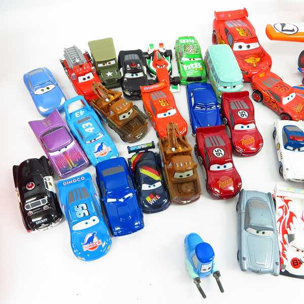 実際に弊社で買取させて頂いた【おまとめ/40点↑】ディズニー Cars/カーズ トミカ ミニカー/ピットバッグ サーキット等の画像 1枚目