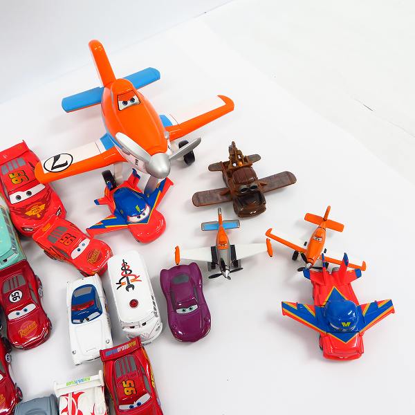 実際に弊社で買取させて頂いた【おまとめ/40点↑】ディズニー Cars/カーズ トミカ ミニカー/ピットバッグ サーキット等の画像 3枚目