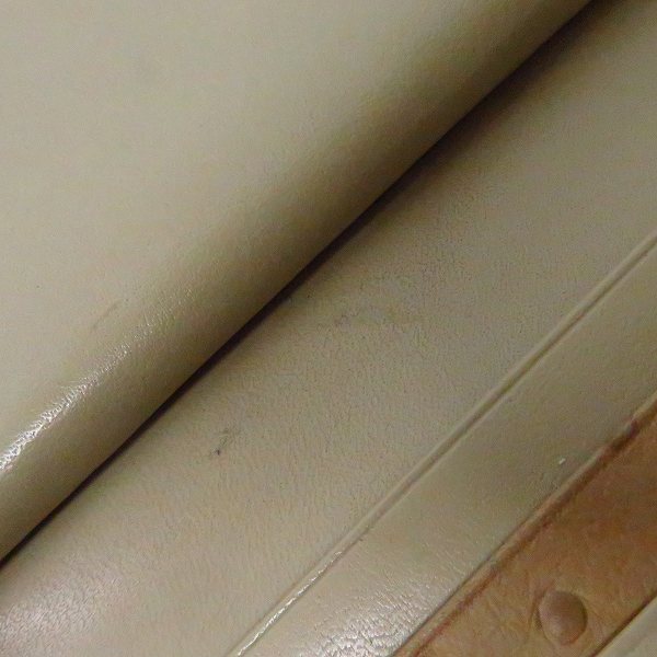 実際に弊社で買取させて頂いたGIVENCHY/ジバンシィ オーストリッチ型押し/がま口 三つ折り財布の画像 5枚目