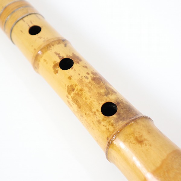 実際に弊社で買取させて頂いた【難あり】尺八 竹治 銘 銀三線 藤巻 琴古流 51.5cm 和楽器 ケース付きの画像 4枚目