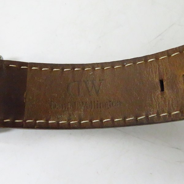 実際に弊社で買取させて頂いたDaniel Wellington/ダニエルウェリントン CLASSIC クォーツ腕時計/ウォッチ B36S7の画像 5枚目