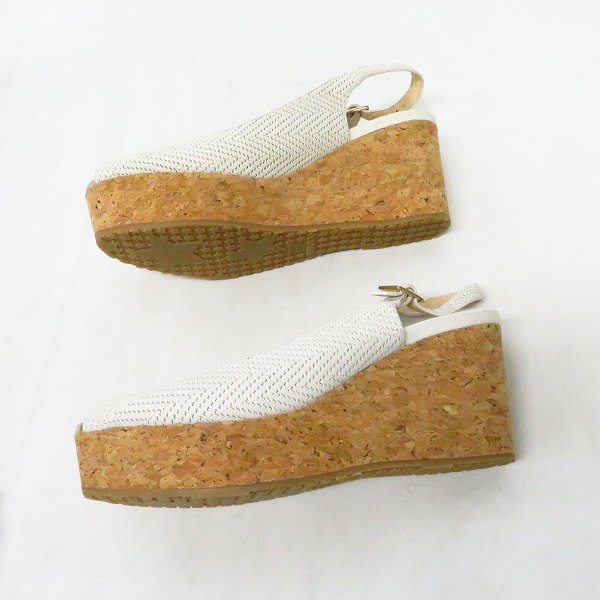 実際に弊社で買取させて頂いたJIMMY CHOO/ジミーチュウ 型押し レザー ウェッジソール サンダル ライトグレー/36の画像 3枚目