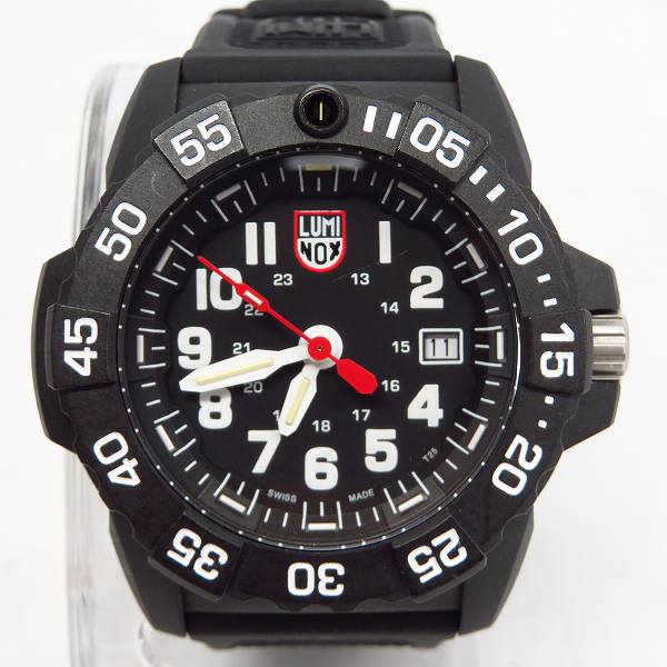 実際に弊社で買取させて頂いたLuminox/ルミノックス カーボン 腕時計 3500-1GBq H-3 LX-200