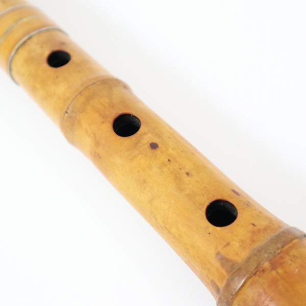 実際に弊社で買取させて頂いた【難あり】尺八 竹治 銘 銀三線 藤巻 琴古流 54.5cm 和楽器 ケース付きの画像 4枚目