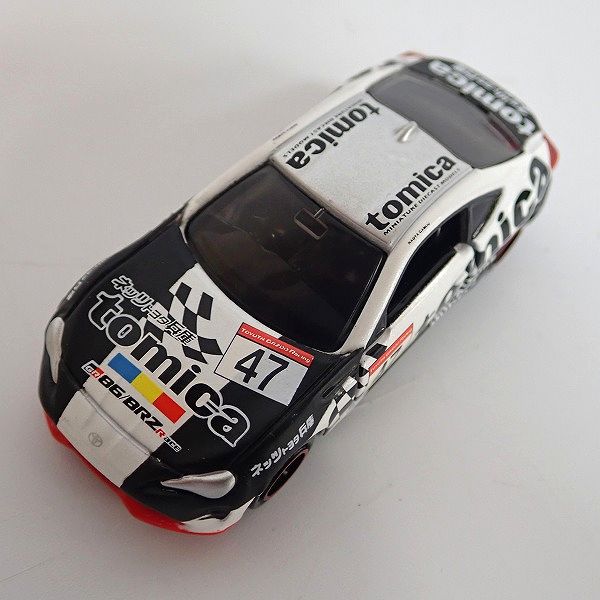 実際に弊社で買取させて頂いた【美品】トミカ TOYOTA ネッツ兵庫 BS86B/BS86R トヨタ 86 2点セット 東京モーターショー 限定の画像 1枚目