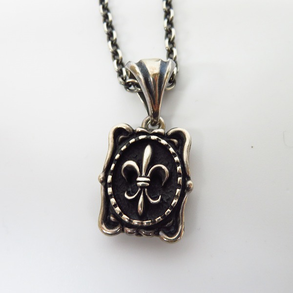 実際に弊社で買取させて頂いた【ギャラ付】LEATHERS AND TREASURES/レザーズ＆トレジャーズ  フレアペンダントトップ Sqeare quest w/fleur-de-lisの画像 1枚目