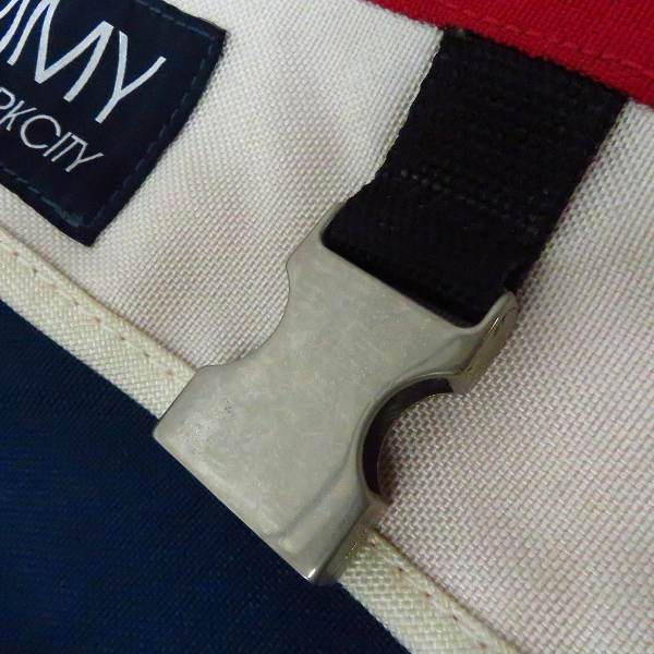 実際に弊社で買取させて頂いた【未使用含む】Manhattan Portage×TOMMY/マンハッタンポーテージ×トミー ナイロン ショルダーバッグ 2点セットの画像 3枚目