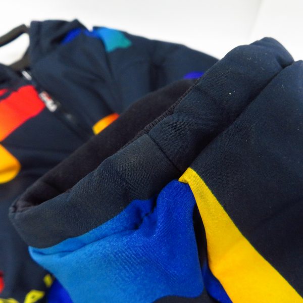 実際に弊社で買取させて頂いたFILA/フィラ ロゴ総柄 リバーシブル ジップアップブルゾン Lの画像 9枚目