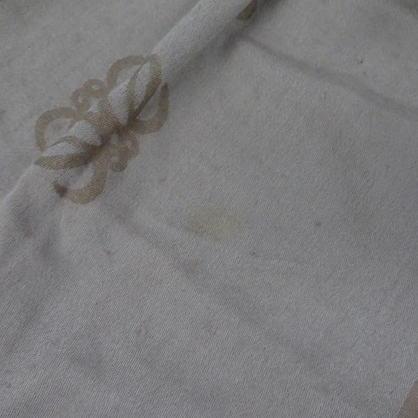 実際に弊社で買取させて頂いたLOEWE/ロエベ ウール/シルク混 ロゴ総柄 ストール/マフラー の画像 4枚目