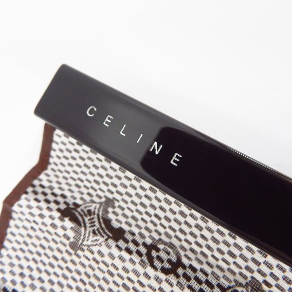 実際に弊社で買取させて頂いたCELINE/セリーヌ マカダム柄 ストラップ付 扇子 ブラウンの画像 2枚目