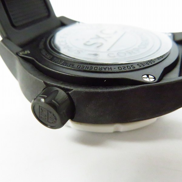 実際に弊社で買取させて頂いた【未使用】LUMINOX/ルミノックス SXC PC CARBON GMT 5020 SERIES/PCカーボン クォーツ/腕時計/ウォッチ Ref.5027 XSの画像 5枚目