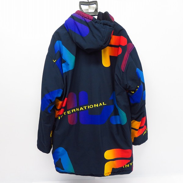 実際に弊社で買取させて頂いたFILA/フィラ ロゴ総柄 リバーシブル ジップアップブルゾン Lの画像 1枚目