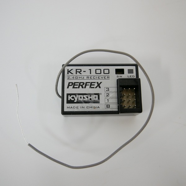 実際に弊社で買取させて頂いたKyosho/京商 KT-100/KR-100 2.4GHz ラジコン プロポ 送受信機【通電確認済】の画像 8枚目