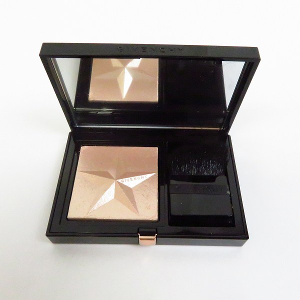 実際に弊社で買取させて頂いたGIVENCHY/ジバンシィ ミスティック グロウ・パウダー 01 ミスティックピンク フェイスパウダー 4g