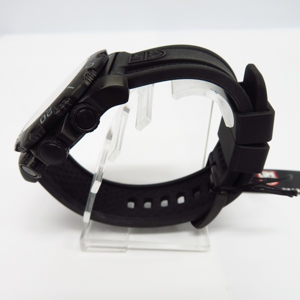 実際に弊社で買取させて頂いたLUMINOX/ルミノックス ANUクロノグラフ 4240シリーズ/Ref.4241の画像 1枚目