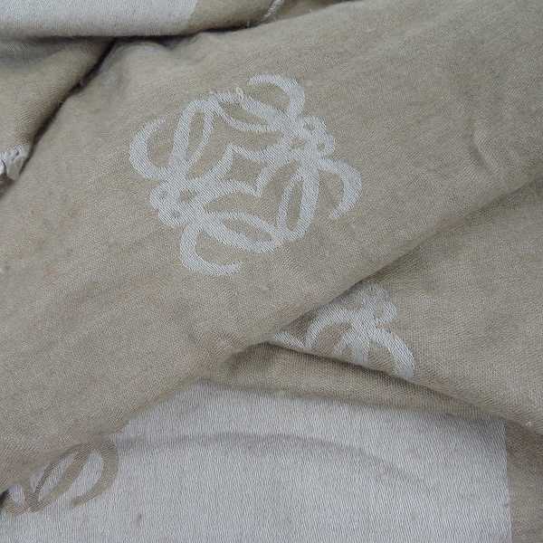 実際に弊社で買取させて頂いたLOEWE/ロエベ ウール/シルク混 ロゴ総柄 ストール/マフラー の画像 5枚目