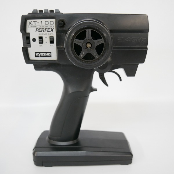 実際に弊社で買取させて頂いたKyosho/京商 KT-100/KR-100 2.4GHz ラジコン プロポ 送受信機【通電確認済】の画像 1枚目