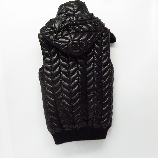 実際に弊社で買取させて頂いたAKM×DUVETICA/エーケーエム×デュベティカ ダウンベスト AD010/Mの画像 1枚目