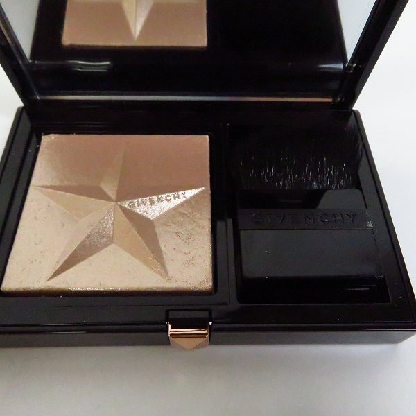 実際に弊社で買取させて頂いたGIVENCHY/ジバンシィ ミスティック グロウ・パウダー 01 ミスティックピンク フェイスパウダー 4gの画像 1枚目