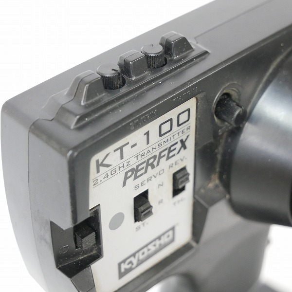 実際に弊社で買取させて頂いたKyosho/京商 KT-100/KR-100 2.4GHz ラジコン プロポ 送受信機【通電確認済】の画像 4枚目