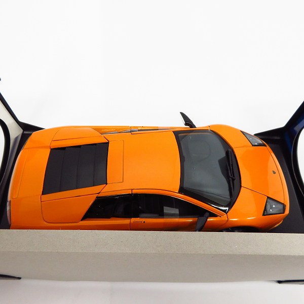 実際に弊社で買取させて頂いたMaisto/マイスト 1/18 Lamborghini Murcielago Roadster/ランボルギーニ ムルシエラゴ オレンジの画像 4枚目