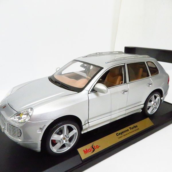 実際に弊社で買取させて頂いたMaisto/マイスト 1/18 ポルシェ Cayenne Turbo/カイエン ターボ Special Edition ミニカーの画像 6枚目