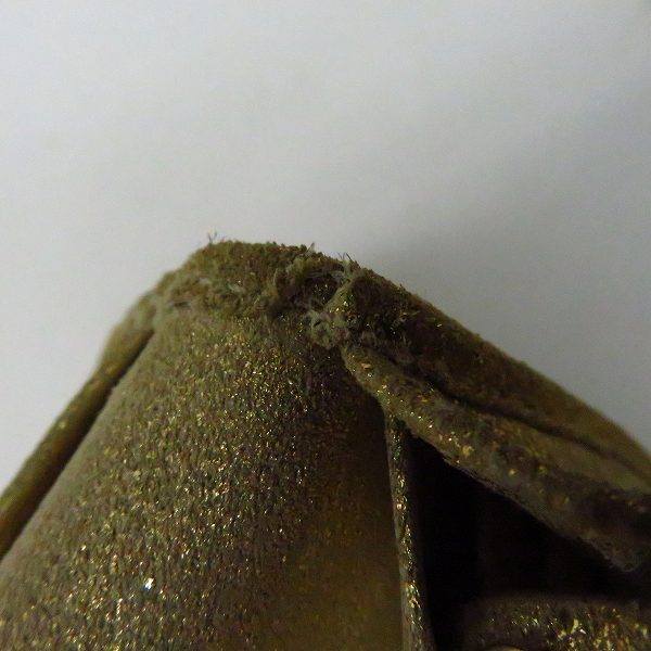 実際に弊社で買取させて頂いたJIMMY CHOO/ジミーチュウ スタースタッズ スウェードレザー 二つ折り長財布の画像 6枚目