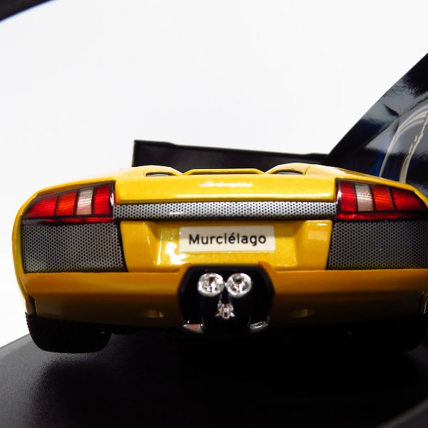 実際に弊社で買取させて頂いたMaisto/マイスト 1/18 Lamborghini Murcielago Roadster/ランボルギーニ ムルシエラゴ ロードスター イエローの画像 3枚目