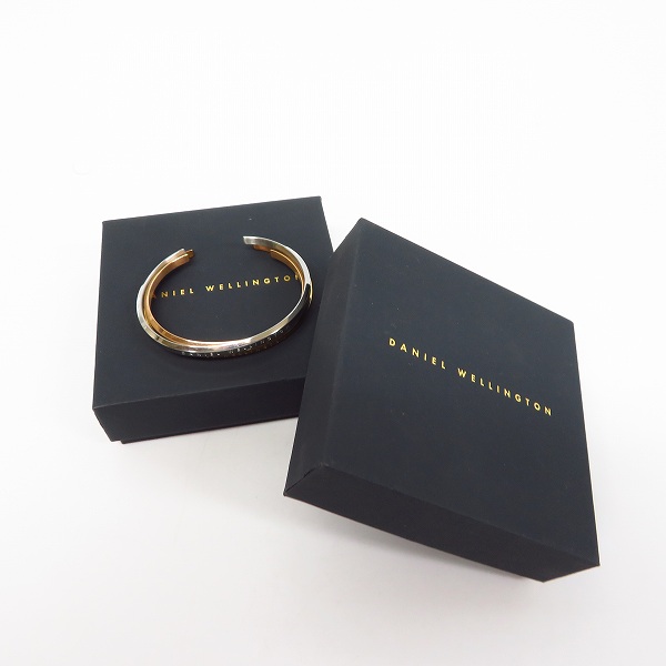 実際に弊社で買取させて頂いたDaniel Wellington/ダニエルウェリントン ロゴ彫刻 ブレスレット/バングル 3点セットの画像 4枚目