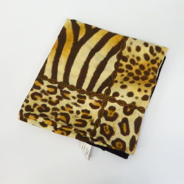 実際に弊社で買取させて頂いたChristian Dior/クリスチャンディオール ロゴ入り アニマル柄切替/総柄 大判ストール