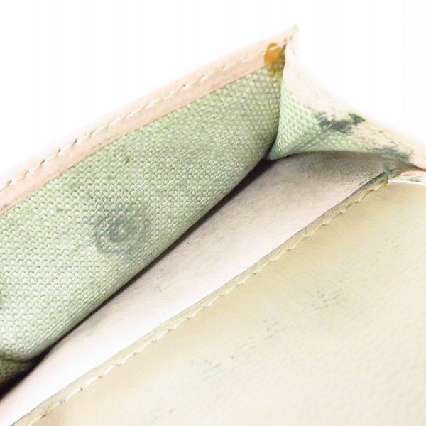 実際に弊社で買取させて頂いたJIMMY CHOO/ジミーチュウ スタースタッズ レザー 三つ折りコンパクト財布の画像 4枚目