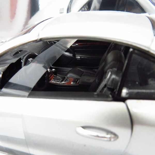 実際に弊社で買取させて頂いたMaisto/マイスト 1/18  Mercedes-Benz SL 55 AMG  メルセデスベンツ SL55 AMG  シルバーの画像 5枚目