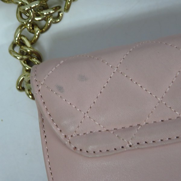 実際に弊社で買取させて頂いたBROOKS BROTHERS/ブルックスブラザーズ キルティング レザー チェーンミニショルダーバッグの画像 8枚目