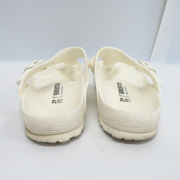実際に弊社で買取させて頂いたBIRKENSTOCK/ビルケンシュトック サンダル ホワイト  25.0の画像 1枚目