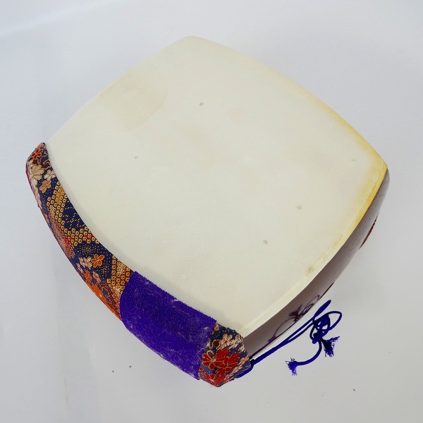 実際に弊社で買取させて頂いた★三味線 紅木 中棹 継手二本溝 金ほぞ 子持ち綾杉彫り 東さわり ケース付き 和楽器の画像 6枚目