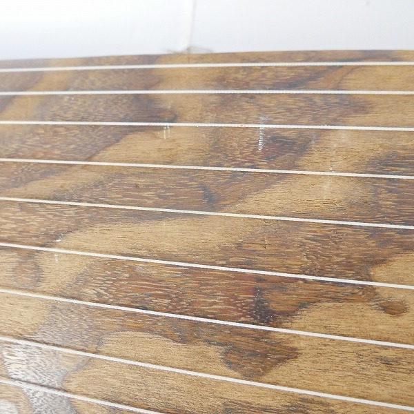 実際に弊社で買取させて頂いた★琴/箏 13弦  玉縁包み柏葉 龍舌蒔絵 くり甲 綾杉彫り 和楽器の画像 2枚目