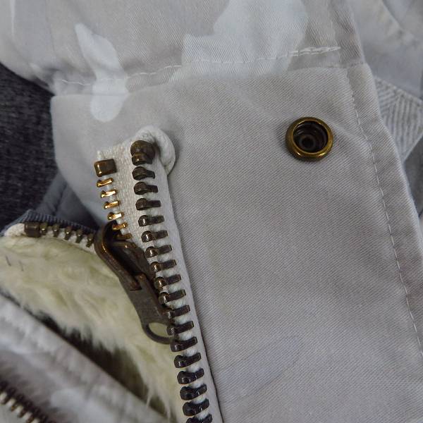 実際に弊社で買取させて頂いたAKM/エーケーエム カモフラ柄 ボアライナー ミリタリージャケット B055/Mの画像 5枚目