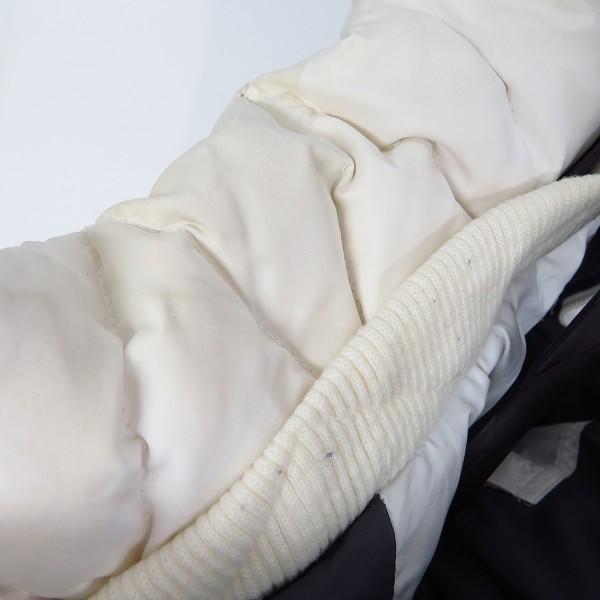 実際に弊社で買取させて頂いたARMANI JEANS/アルマーニジーンズ AJロゴ刺繍 収納フード ダウンジャケット US36の画像 5枚目