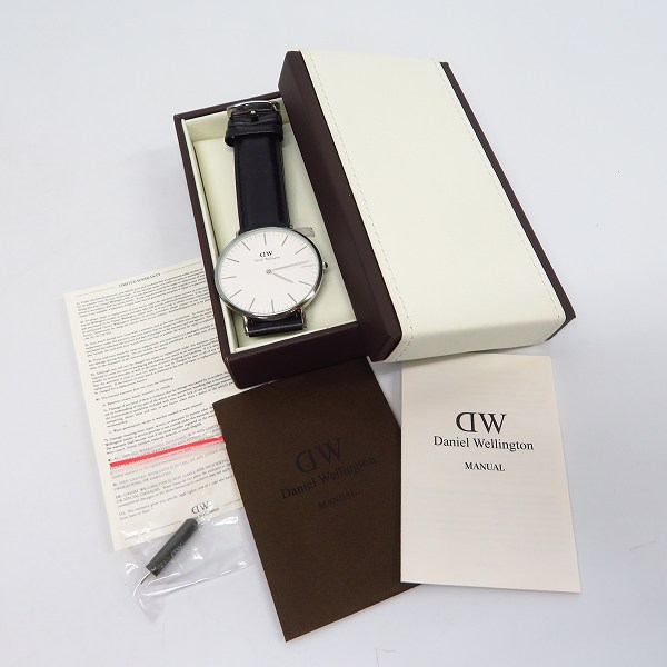 実際に弊社で買取させて頂いたDaniel Wellington/ダニエルウェリントン レザーベルト クオーツ腕時計 3ATMの画像 6枚目