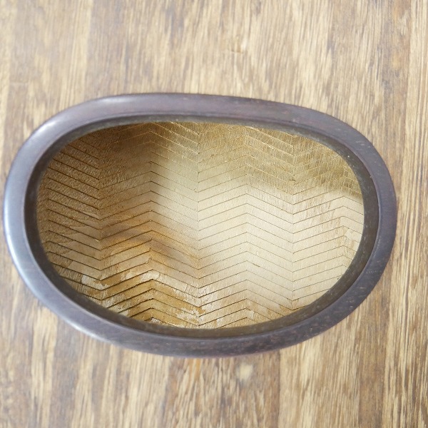 実際に弊社で買取させて頂いた★琴/箏 13弦  玉縁包み柏葉 龍舌蒔絵 くり甲 綾杉彫り 和楽器の画像 7枚目