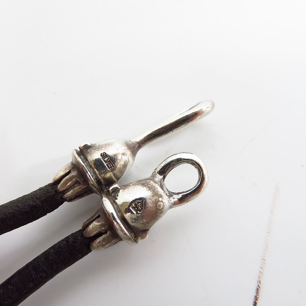 実際に弊社で買取させて頂いた【ギャラ付き】THIRTEEN DESIGNS/サーティーンデザインズ スカルフック レザーコードブレスレットの画像 4枚目