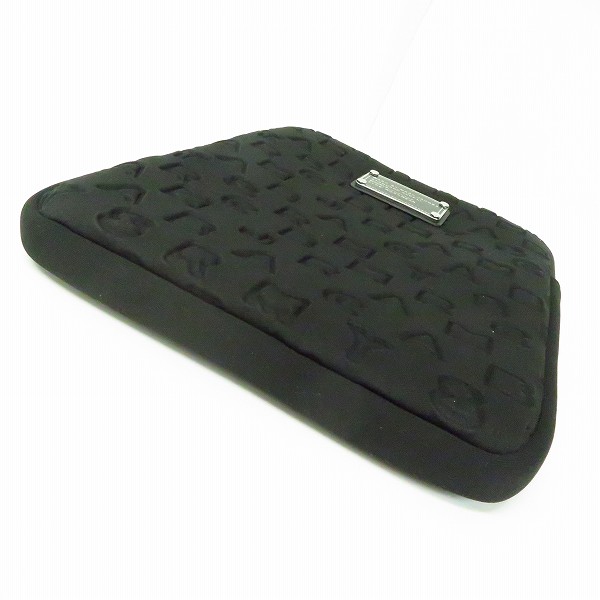 実際に弊社で買取させて頂いた【未使用】MARC BY MARC JACOBS/マークバイマークジェイコブス PC タブレットケース ブラック M6PE024の画像 2枚目