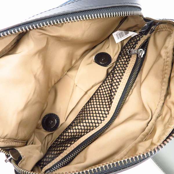 実際に弊社で買取させて頂いた【未使用】MARC BY MARC JACOBS/マークバイマークジェイコブス クラッチバッグ ポーチ付き M0003962の画像 4枚目