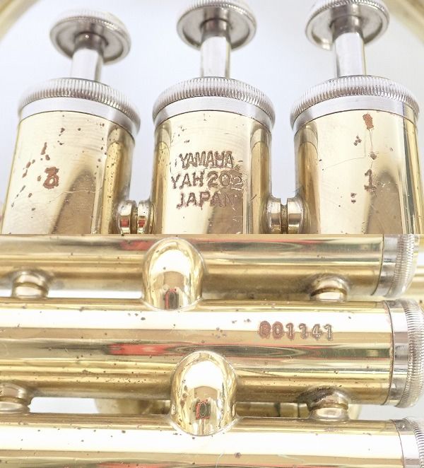 実際に弊社で買取させて頂いた★【ジャンク】YAMAHA/ヤマハ YAH-202/YAH202 アルトホルン ハードケース付の画像 4枚目
