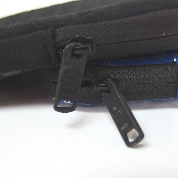 実際に弊社で買取させて頂いた【未使用】MARC BY MARC JACOBS/マークバイマークジェイコブス ロゴ総柄 タブレットケース/クラッチバッグ 2点セットの画像 6枚目