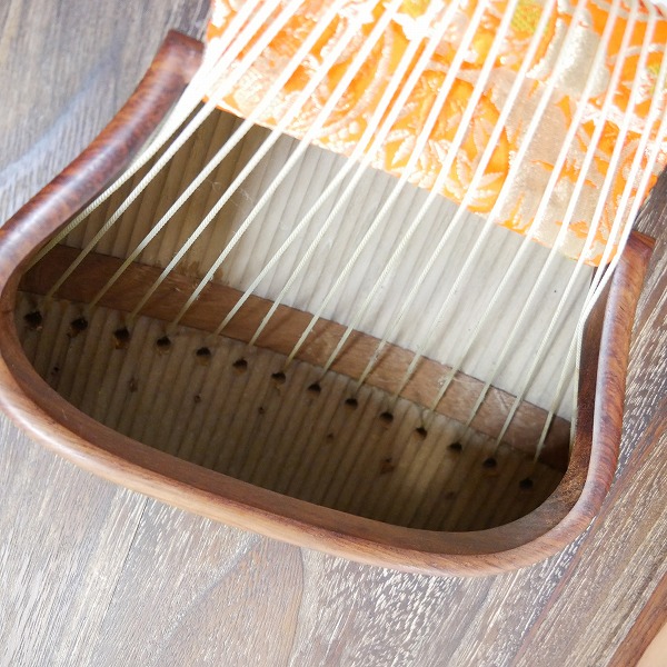 実際に弊社で買取させて頂いた★琴/箏 17弦琴 すだれ彫り 並甲 和楽器 カバー付き の画像 5枚目