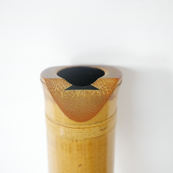 実際に弊社で買取させて頂いた【ジャンク】琴古流 尺八 容山銘 二つ印 金縁歌口 中継ぎ銀三線籐巻き 和楽器 約61cmの画像 1枚目