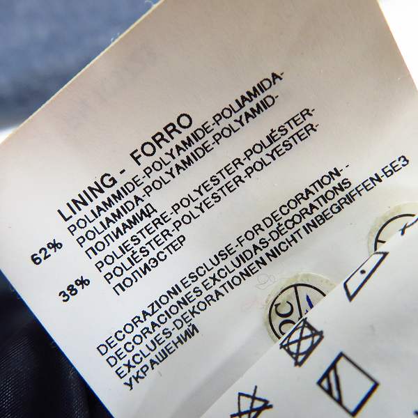 実際に弊社で買取させて頂いたARMANI JEANS/アルマーニジーンズ 収納フード 袖ロゴプレート ジャケット/ブルゾン 48の画像 5枚目