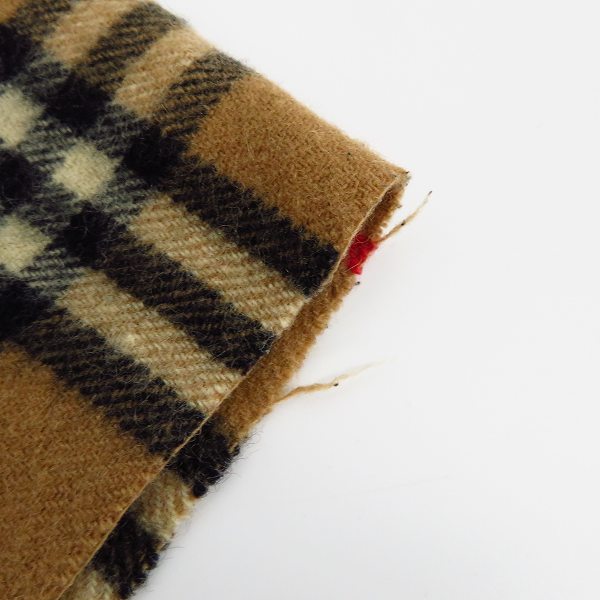 実際に弊社で買取させて頂いたBURBERRY LONDON/バーバリーロンドン カシミア100% イングランド製 チェック柄 マフラーの画像 4枚目